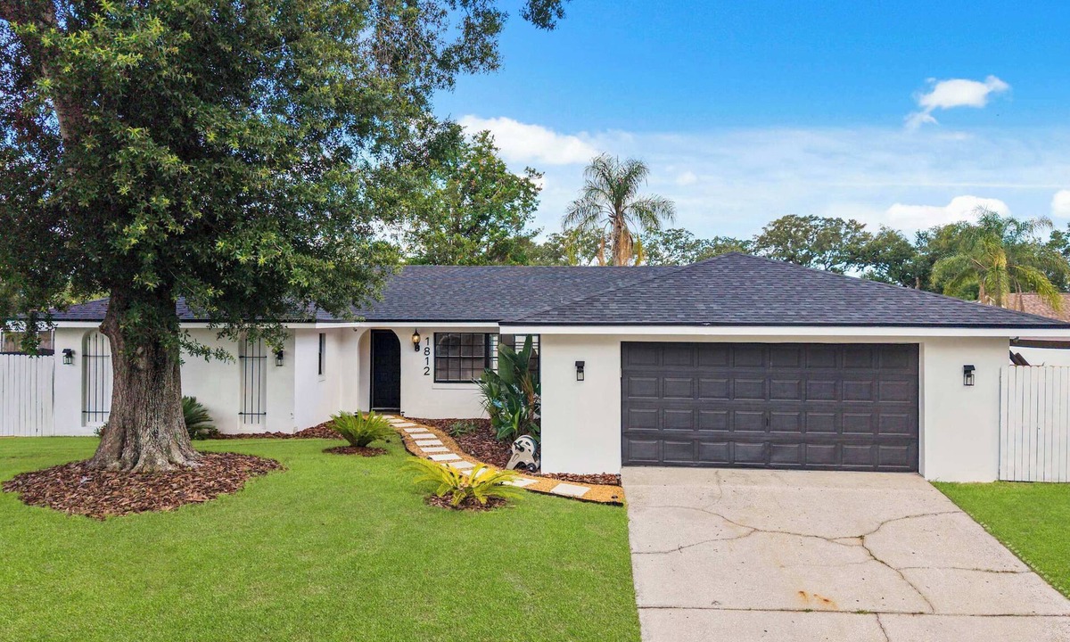Fairvilla Villa | Charming Orlando Villa with Pool & Jacuzzi, Grills