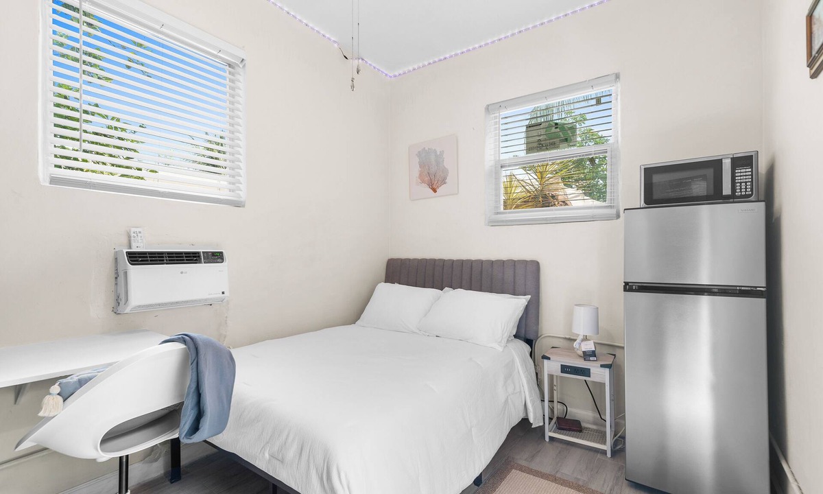 Golden Glades Apartment | Charming studio in pleasant North Miami Beach