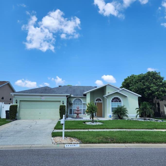 Countryway Villa | Charming Vacation House 3Be 2Ba Solar heated pool