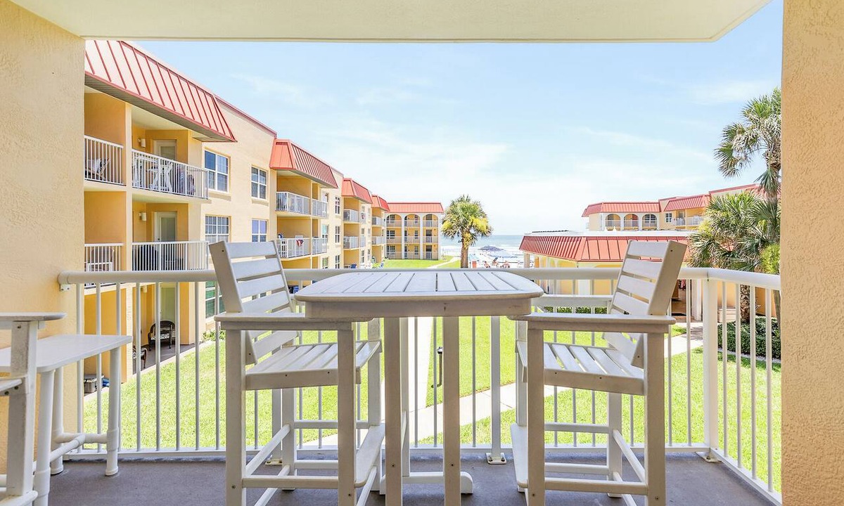 Point East Condo | ✨Cheery Ocean View Condo with Great Amenities-Point East 213✨