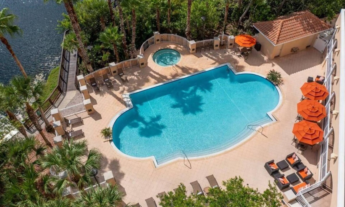 St. Petersburg Hotel | Chic Getaway near Beach & Downtown | Infinity Pool, Spa Services
