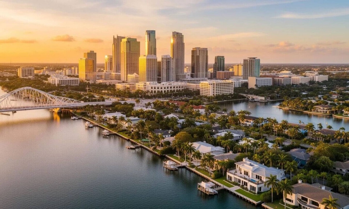 Sarasota Springs House | ChristianBNB For Teams Groups & Leaders Sleeps 14