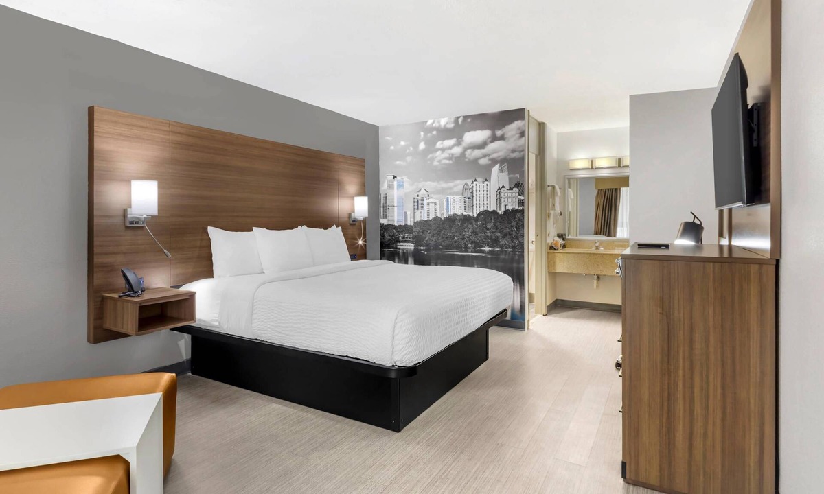 Morrow Hotel | Clarion Pointe Morrow - Atlanta South