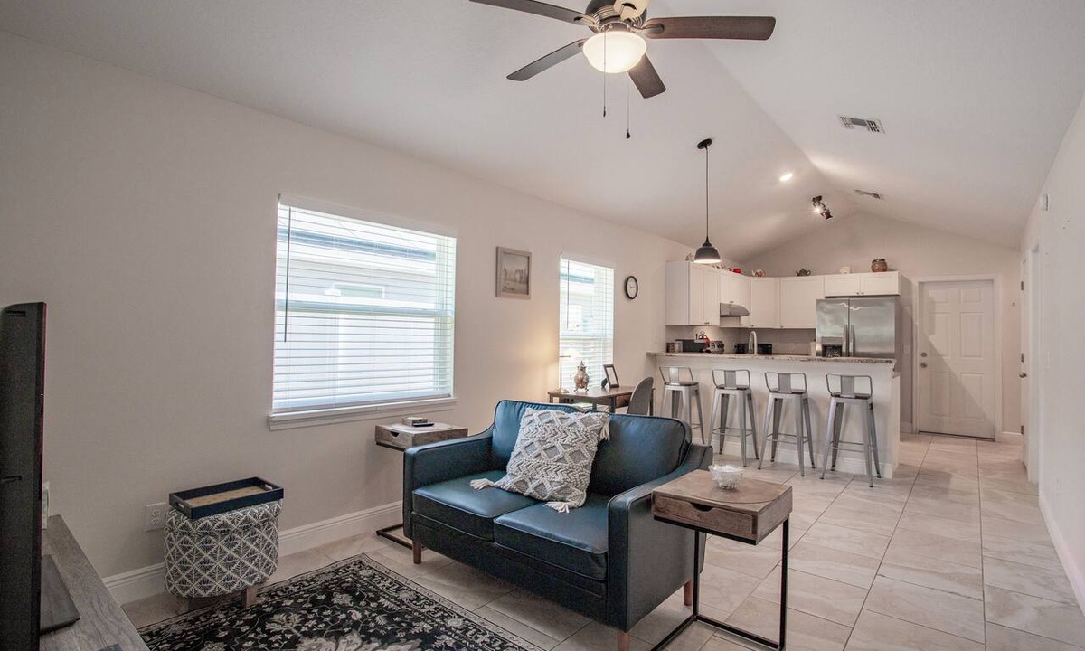 Eustis House | Clean and cozy home in the heart of town near Downtown Eustis