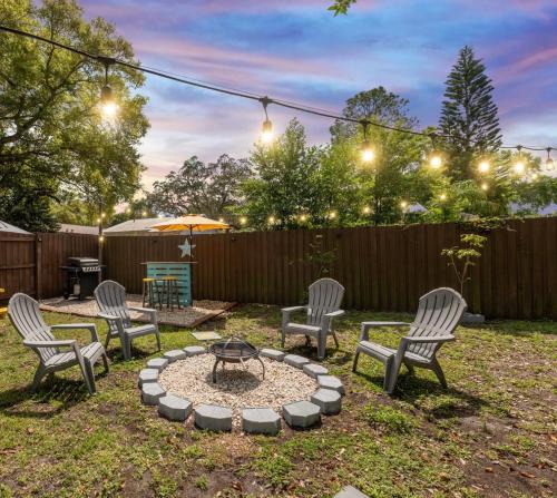 Clearwater House | Clearwater 2BR Home Private Fire Pit, Hammock & Grill 10 Min to Beach