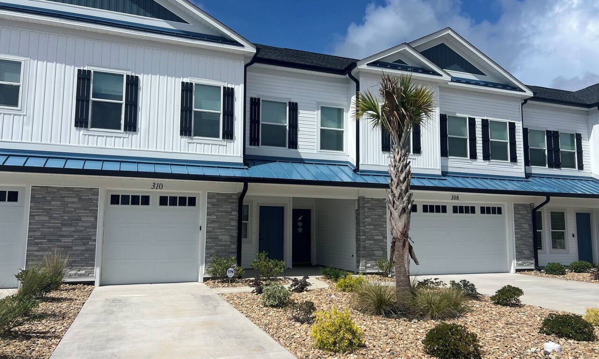 Longs House | Close to Barefoot and the beach! NEW! Gorgeous! Low rates!