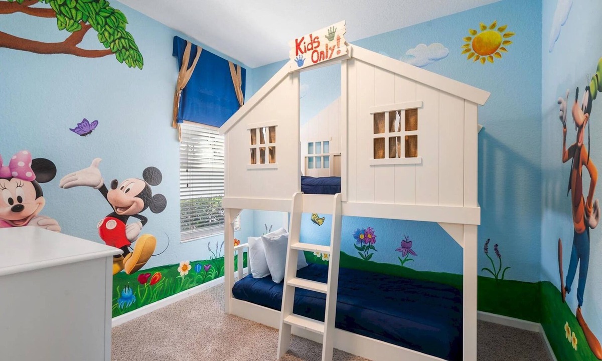 Bay Lake House | Closest resort to Disney/Private Pool and Hot Tub/Gated Community/FreeWifi