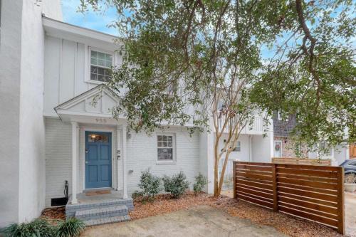Old Village House | Coastal Casa-Old Village-5 mins to Beach