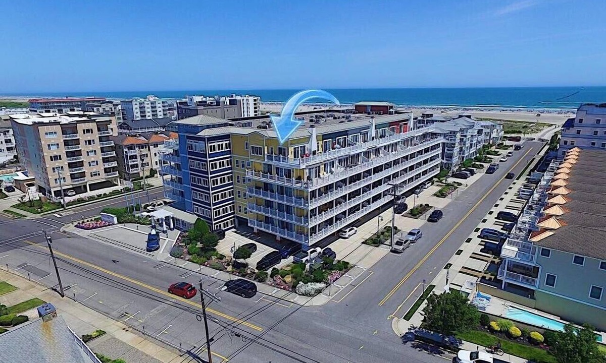Wildwood Crest Condo | Coastal Colors Penthouse, Luxury 4 Bedroom Beach Block Rental