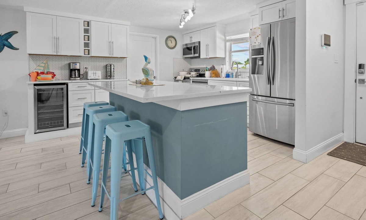 Gulf Gate Estates House | Coastal Comfort Near Siesta Key, Sleeps 8