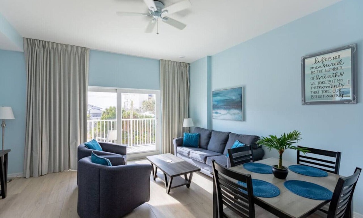 Madeira Beach Condo | Coastal Retreat in Madeira Beach/Johns Pass