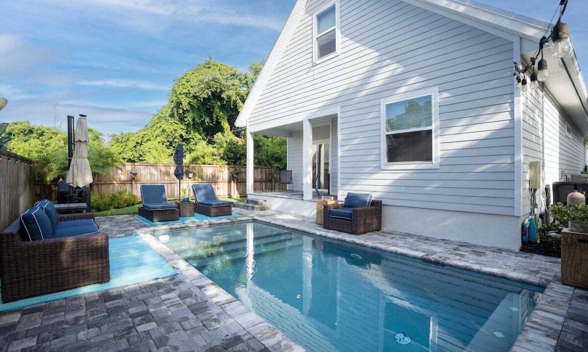 Vilano Beach House | Coastal Sol|Heated Pool|6-min to BCH|Golf Cart