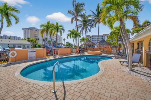Redington Shores Apartment | Coconut Villa Suite 2