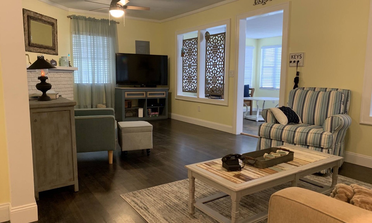 Tavares House | Come for fishing sports festivals and more