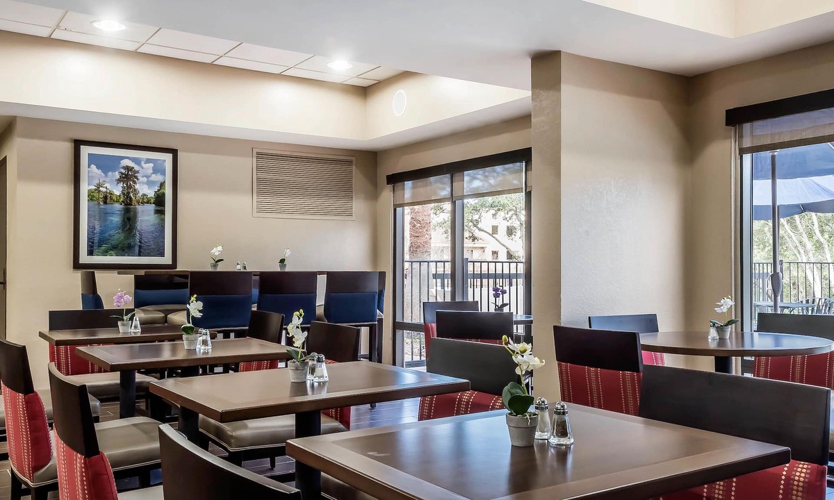 Tallahassee Hotel | Comfort Suites Tallahassee Capitol - University Area