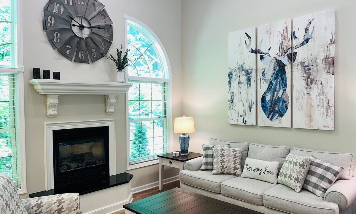Lake Harmony House | Comfy Poconos Getaway: 3 mins to Big Boulder Lake, BEACH CLUB ACCESS