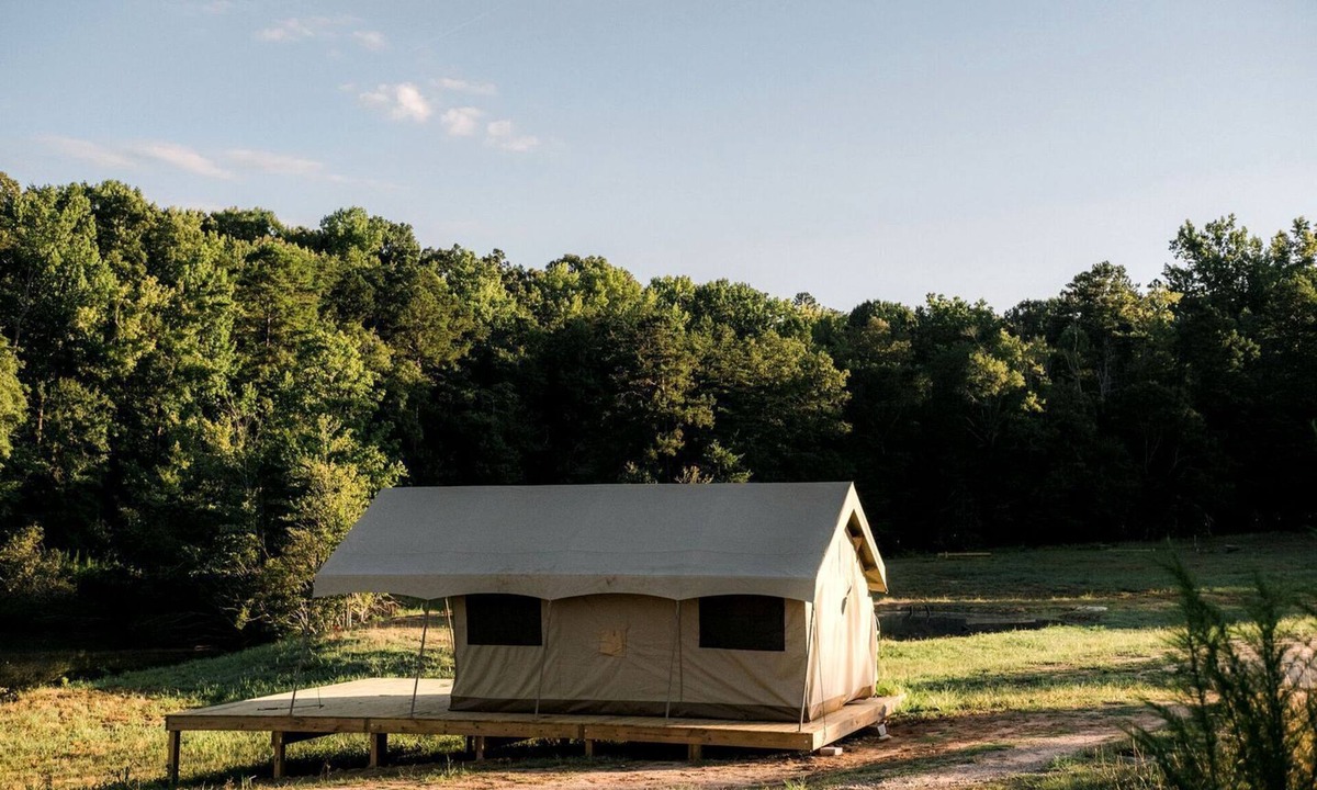 Fountain Inn RV Rental | Comfy Tented Cabin Spectacular for a Couples Retreat in South Carolina