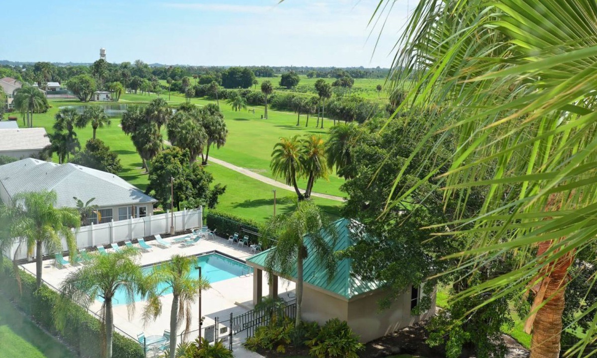 Palmetto Condo | Condo "A Point of View" 2BR/2BA