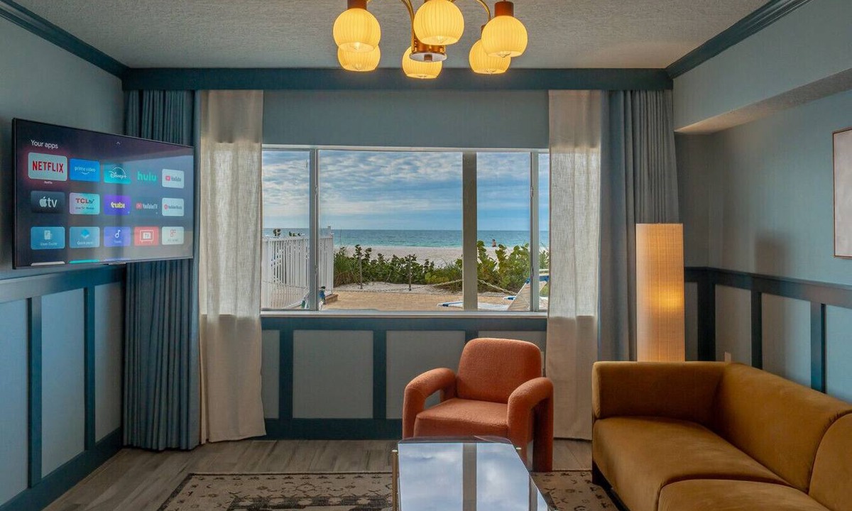 Belleair Beach Condo | Condo On The Beach - Heated Pool - Self Check-in