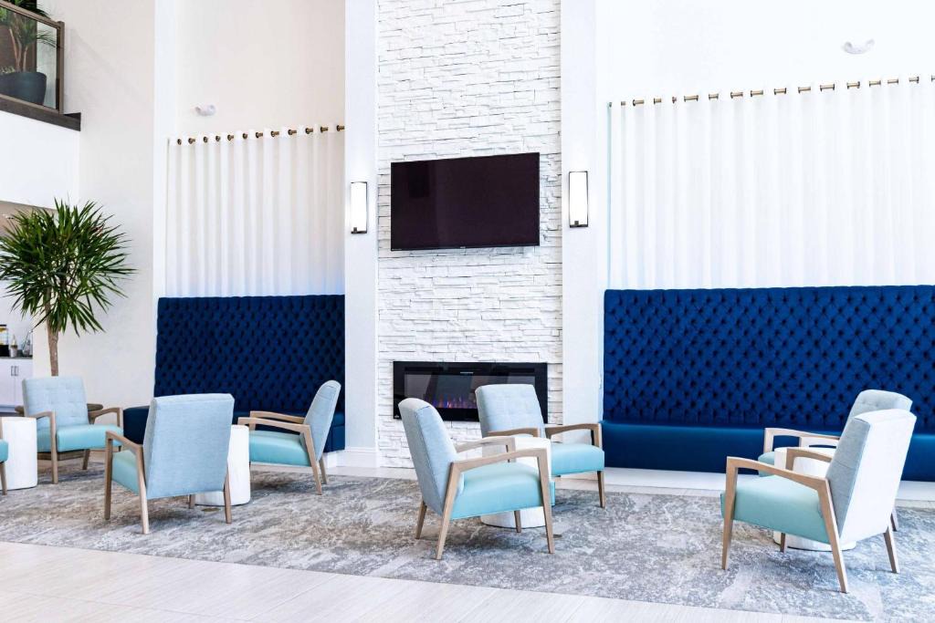 Fruitville Hotel | Coral Pointe Sarasota, an Ascend Collection Hotel