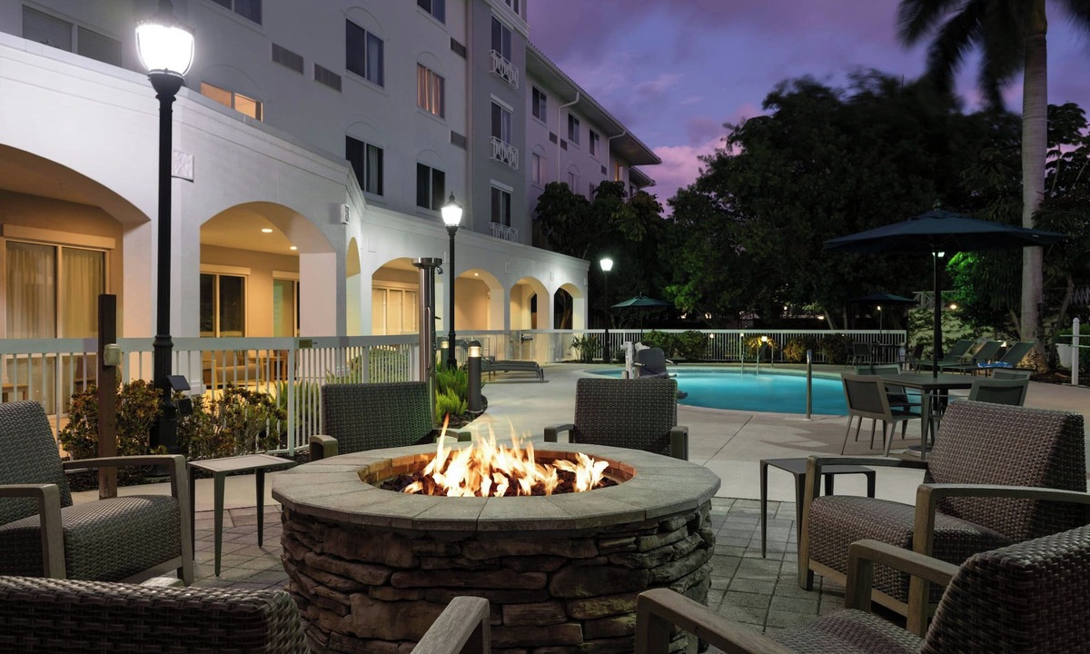 Biggar Hotel | Courtyard by Marriott Fort Myers I-75/Gulf Coast Town Center