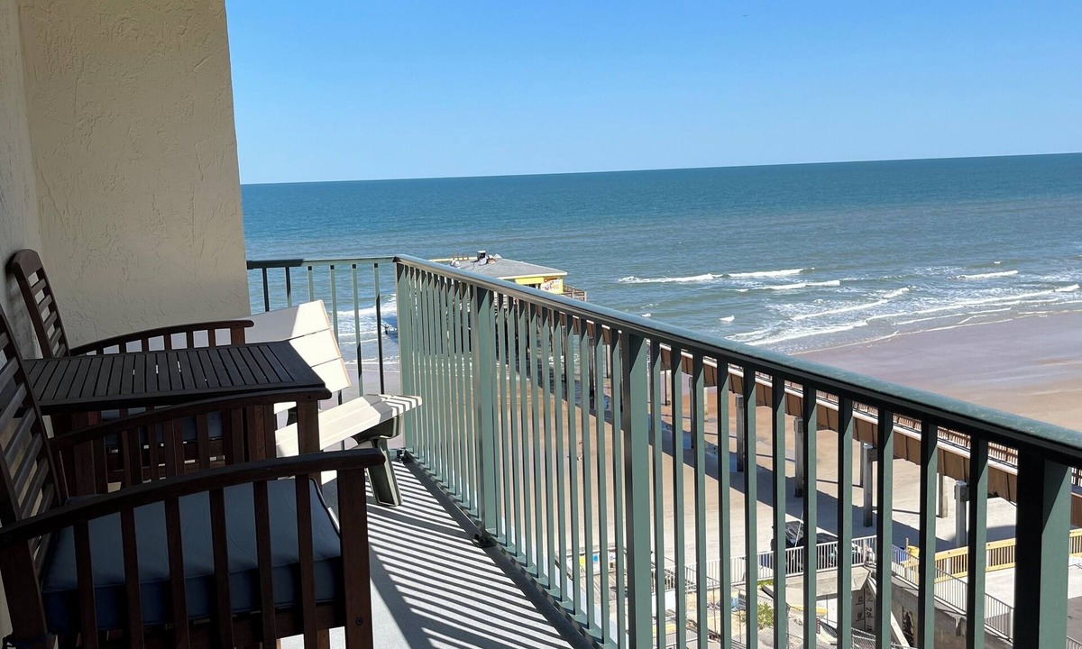 Winthrop Holding Condo | Cozy 1-bedroom condo with AC, WiFi, and Pool in Daytona Beach Shores, Florida.