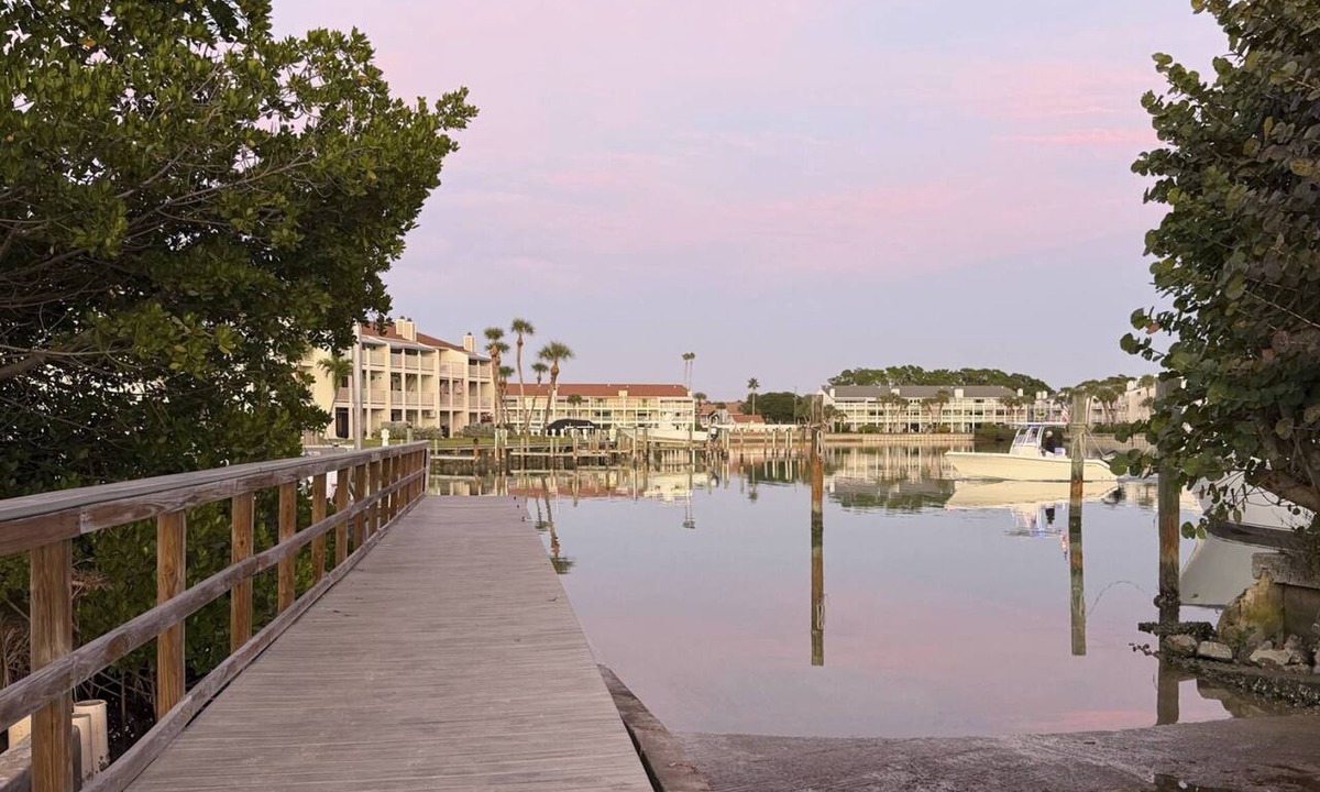 Treasure Island Condo | Cozy 1BR “Bayside” Retreat Steps from Beach, Walk to John’s Pass, Deck, +Tickets to Fun Activities!