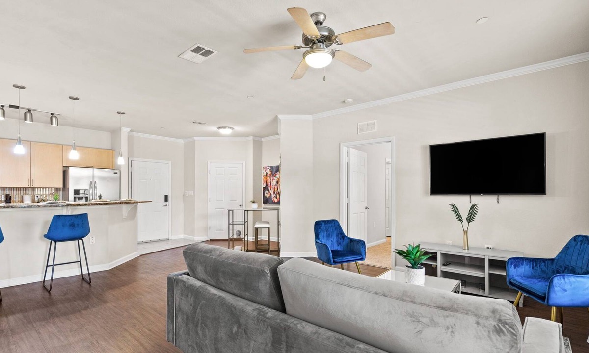Port Tampa City Apartment | Cozy 2/2.5 Bedroom Luxury Condo, mins from Downtown, Airport, Beaches