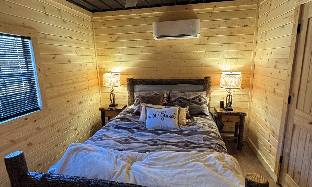 Mount Mourne Cabin | Cozy 2-bedroom cabin at Happy Ass Farm