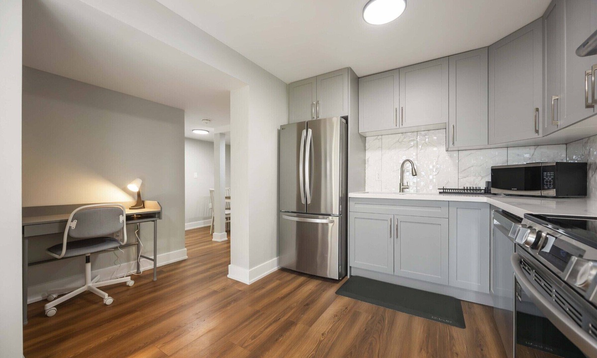 Clairlea - Birchmount House | Cozy 2BD Walkout Basement Suite Near Transit & Downtown Toronto