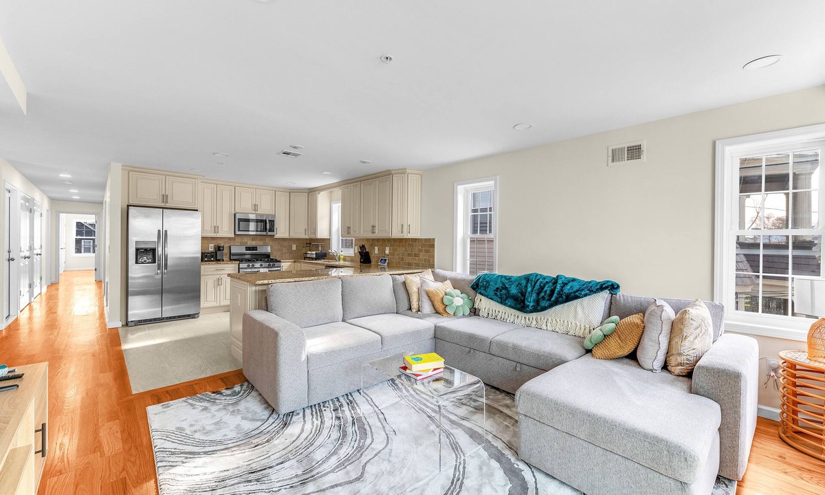 Lower Vailsburg House | Cozy 3BR with Easy Access to NYC, Seton Hall + American Dream Mall