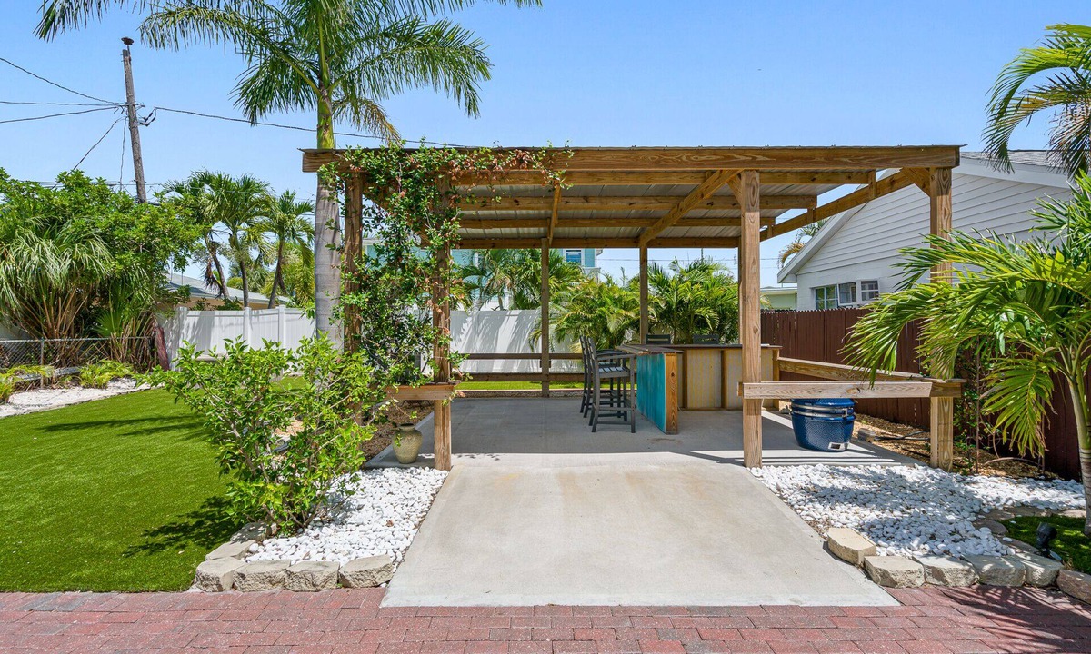 St. Pete Beach Apartment | Cozy Beach Town Oasis - Mins from Beaches