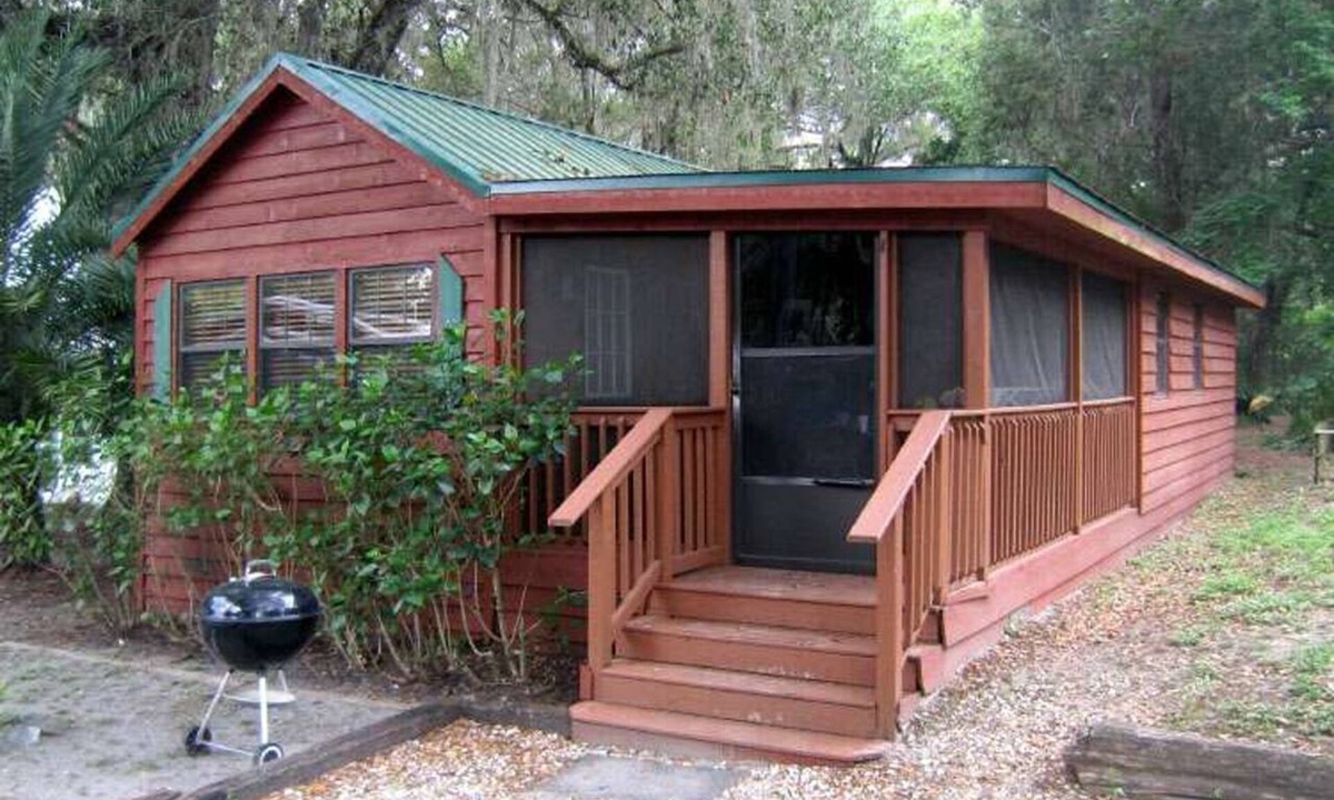 Inverness Cabin | Cozy Cabin in riverfront resort