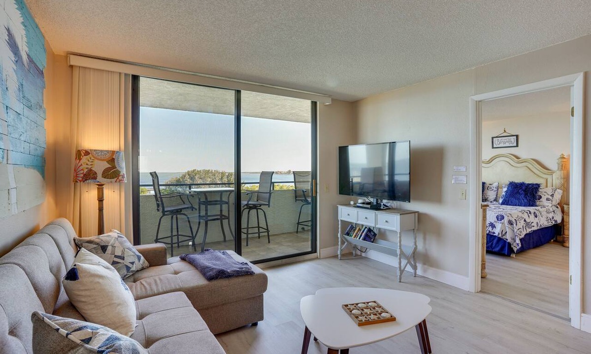 Hudson Condo | Cozy Condo w/Gulf View, Bird Watching + Telescope
