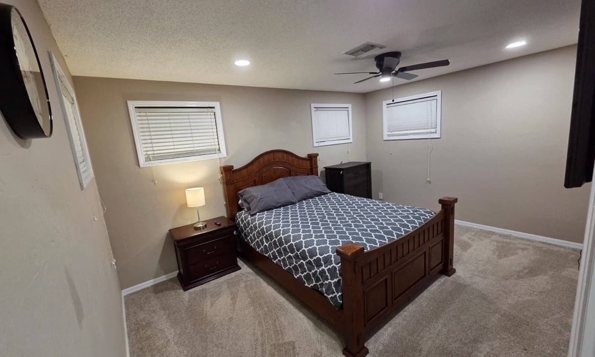 Live Oak House | Cozy entire home in quiet live oak