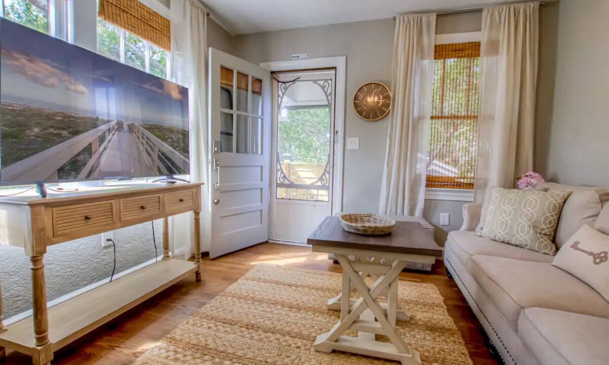 Downtown Historic District Apartment | Cozy Guest Apartment in the ♥️ of Historic St Aug with Free Parking