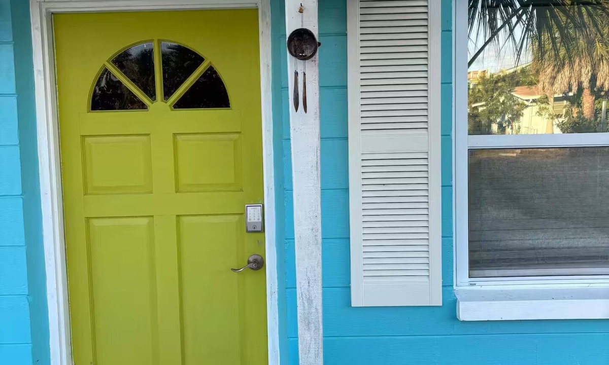 Bayview House | Cozy home - Close to beaches