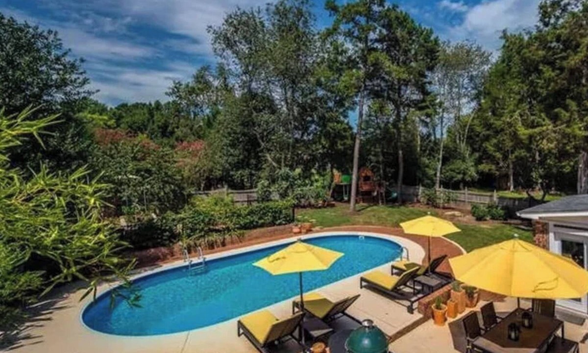 Charlotte House | Cozy Home w/POOL + CHEFS kitchen in Prime Area