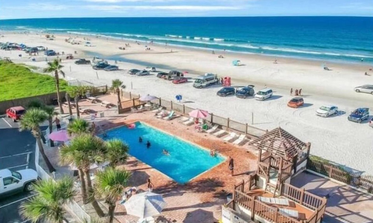 Bostwick Park Apartment | Cozy new Daytona Beach studio with pool access,sunset and ocean views.