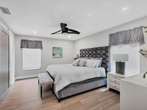 South Sarasota House | Cozy Pet Friendly Private Pool! Lucy By The Sea