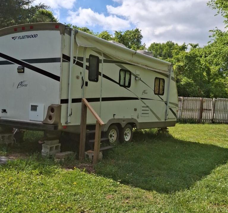 Burnside Other | Cozy private camper