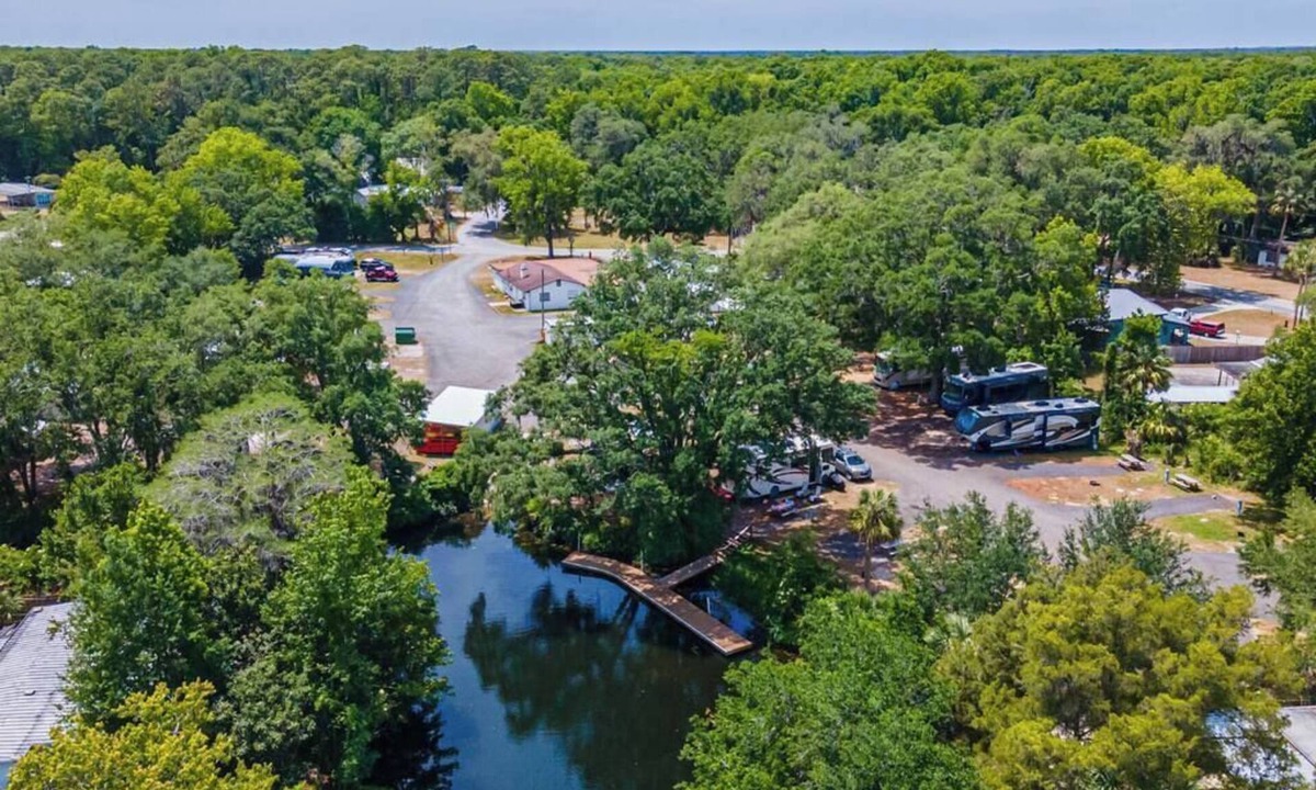 Chassahowitzka Cabin | Cozy River Cabin 3 Su