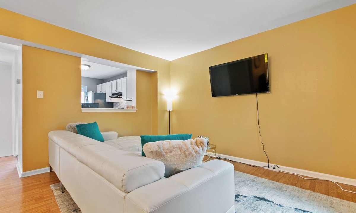 Calverton House | Cozy & Tranquil Getaway: Deck, Yard, Free Parking!