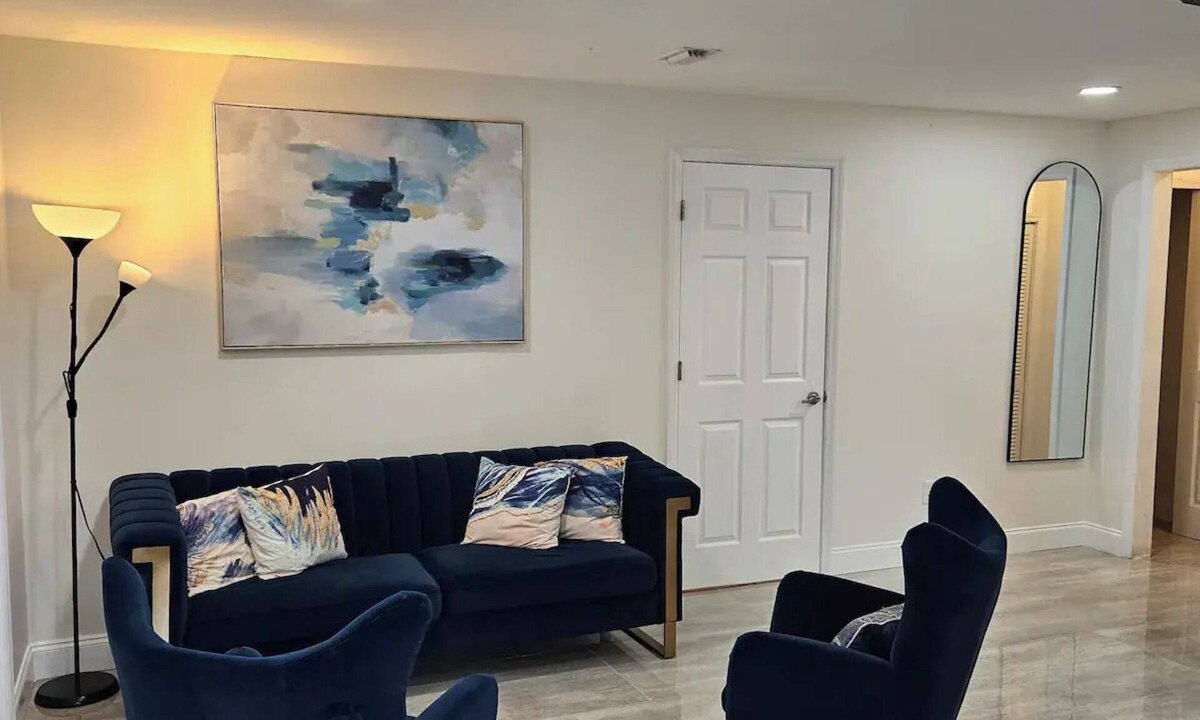 East County Civic Group Apartment | Cozy Two Bedrooms Apartment in Valrico