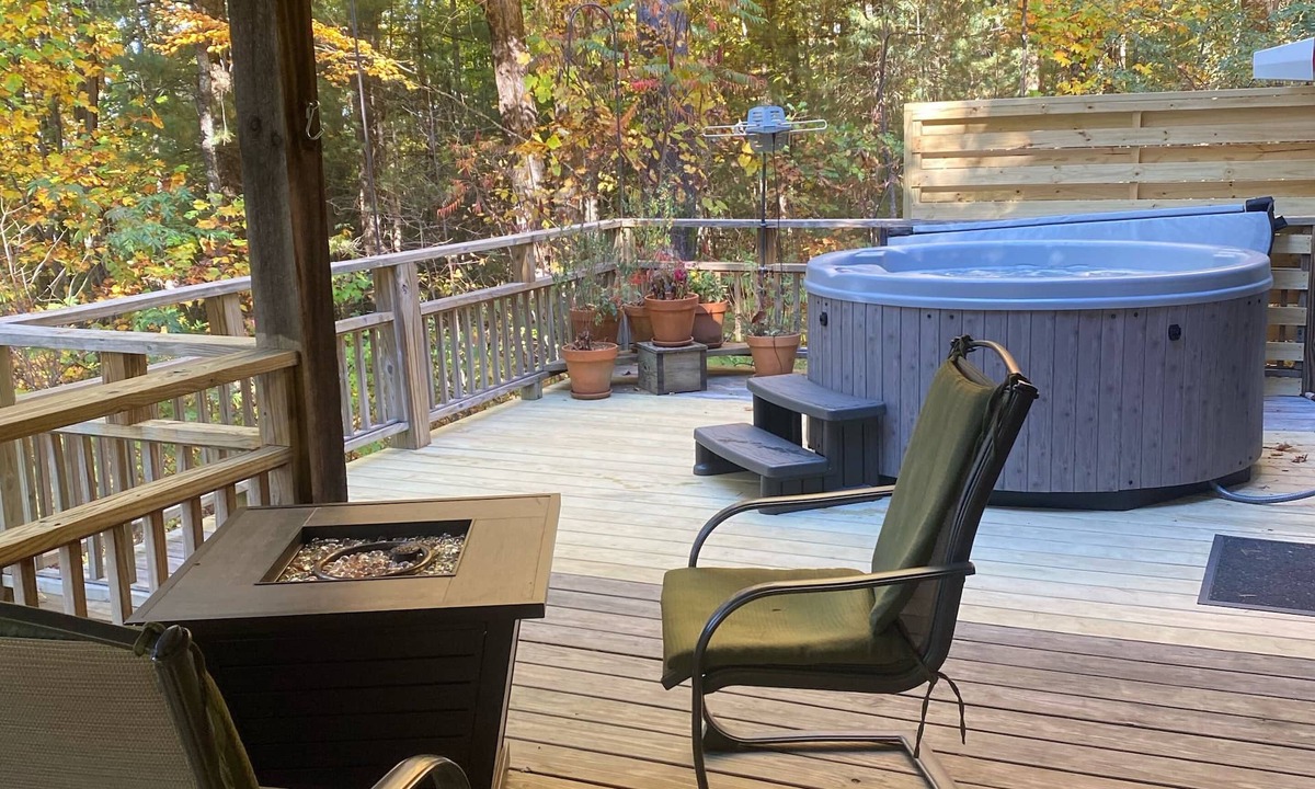 Chimney Rock House | Craftsman Mountain Top Cabin with Views, Hot Tub, Fire Pit. DISCOUNTED RATES