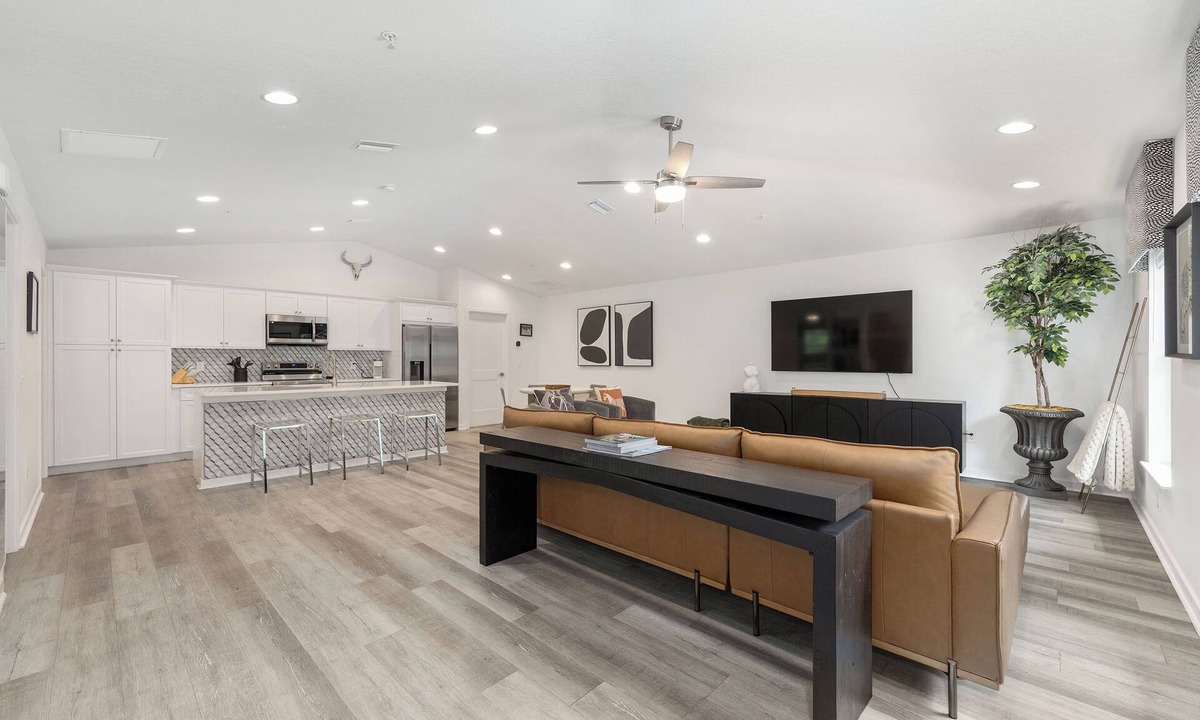Fellowship House | Crownwood Modern New 3bd 2ba WEC equestrian FAST Swimming, Golf