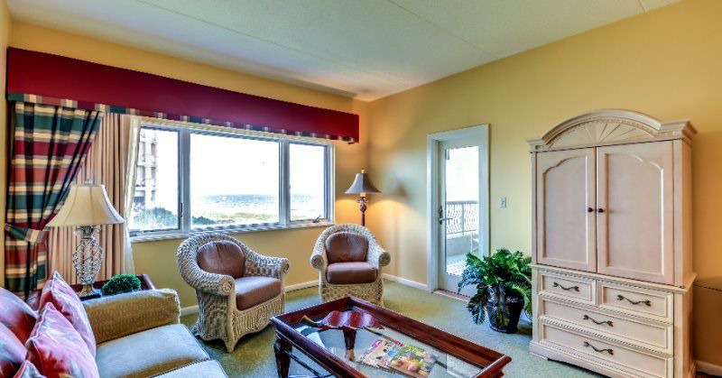 American Beach Condo | Cute and Cozy Condo on Amelia Island Plantation! Just steps from the beach!