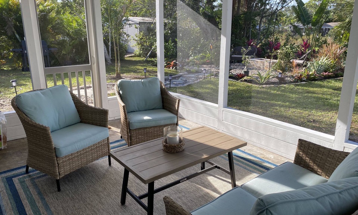 South Venice House | Cute Beach Bungalow 10 minutes from the Beach!
