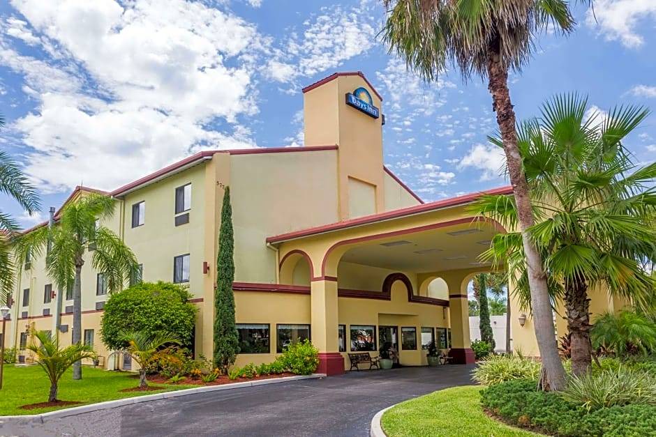 Sarasota Hotel | Days Inn by Wyndham Sarasota I-75