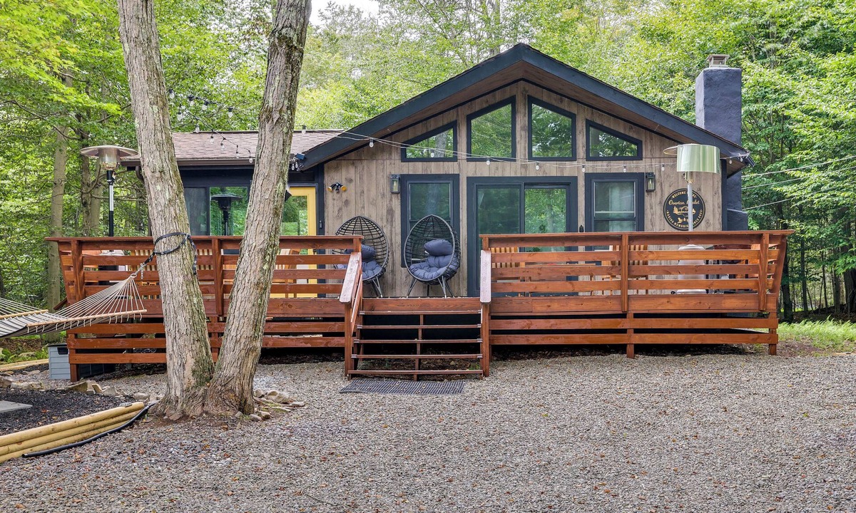 Gouldsboro Cabin | Deck, Fire Pit & Sauna: Big Bass Lake Getaway!